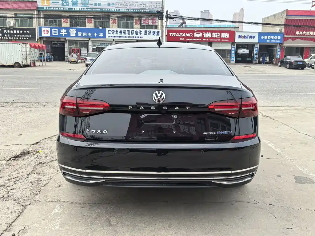 Volkswagen Passat PHEV — миниатюра 5