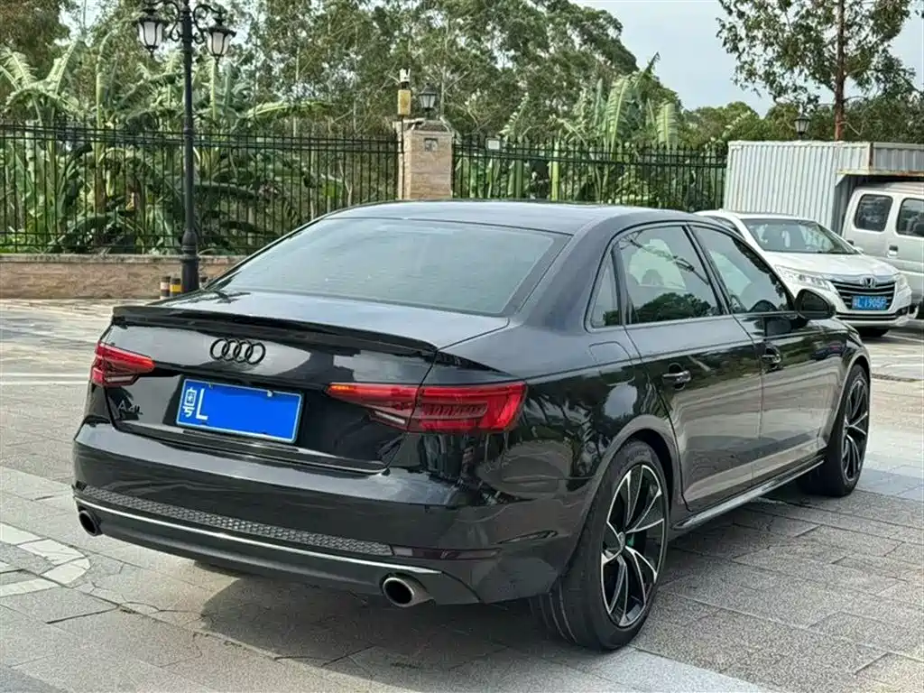 Audi A4L 2017 45 TFSI quattro Sport