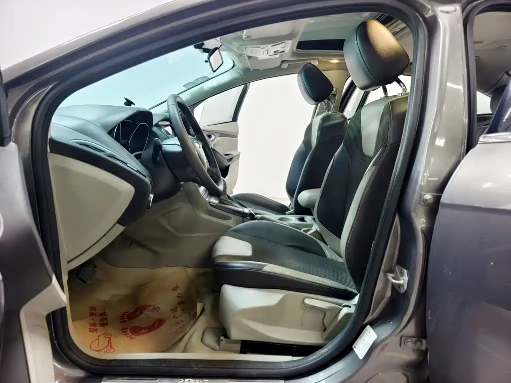 Ford Focus — миниатюра 11