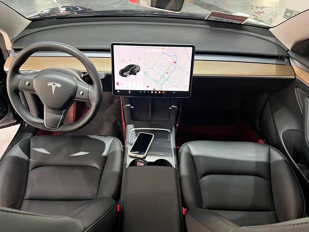 Tesla Model 3 — миниатюра 9