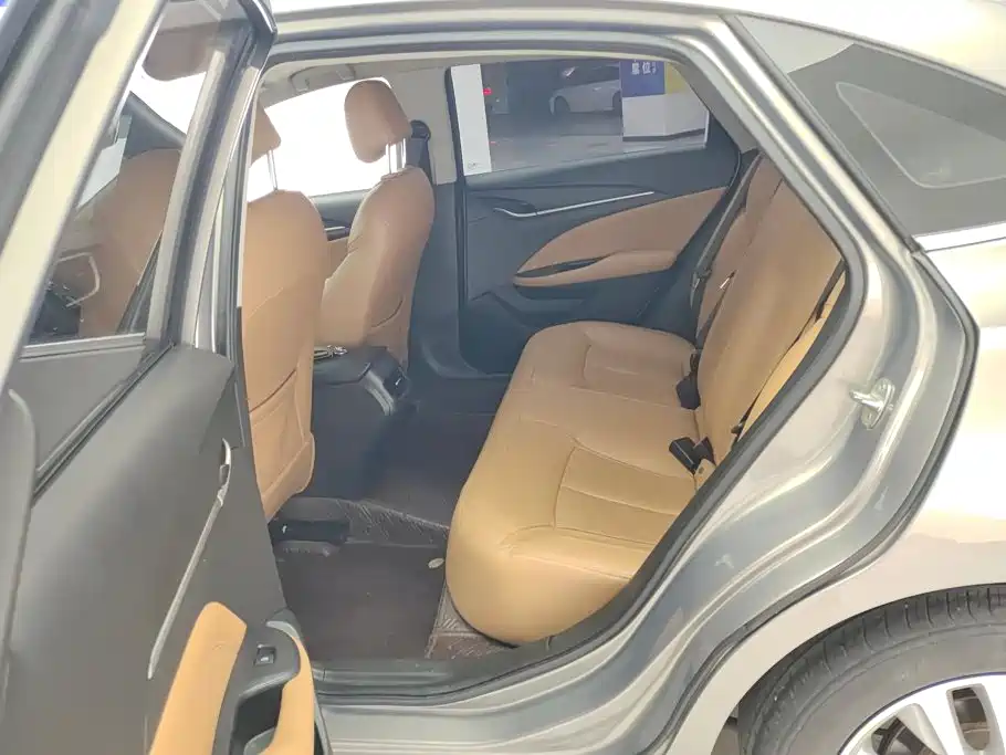 Buick Excelle — миниатюра 11