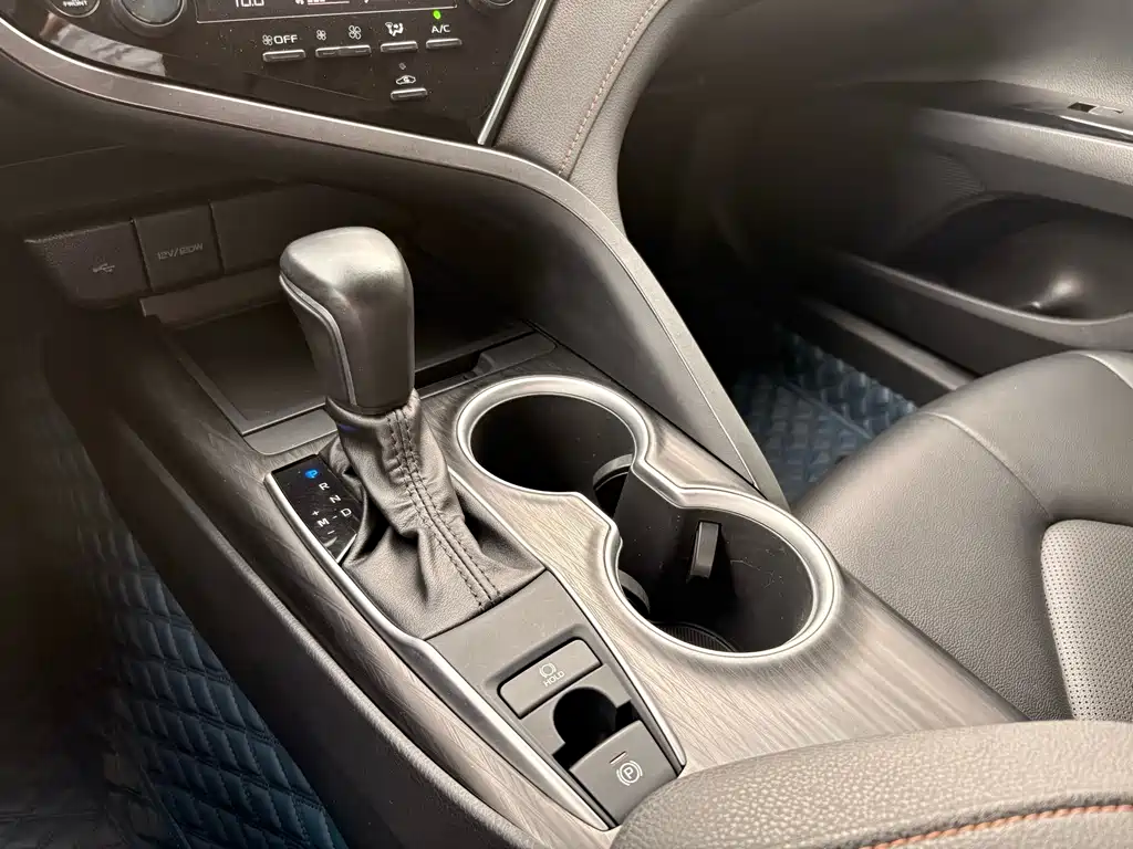 Toyota Camry — миниатюра 15