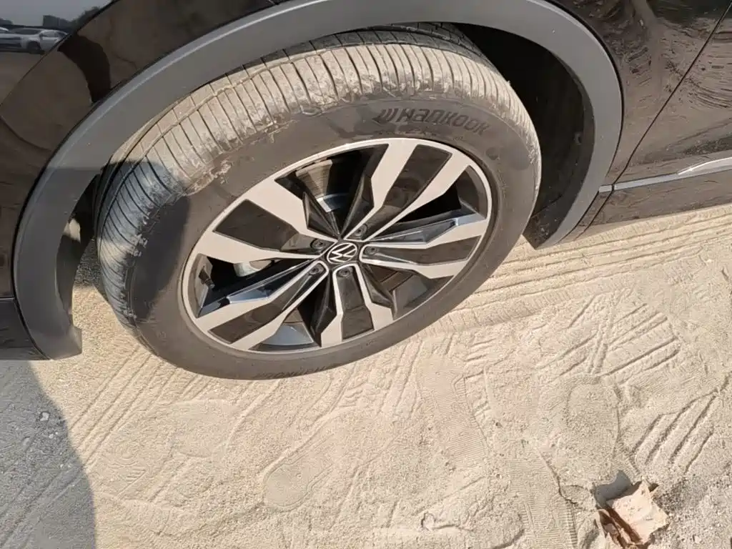 Volkswagen Tiguan L — миниатюра 23
