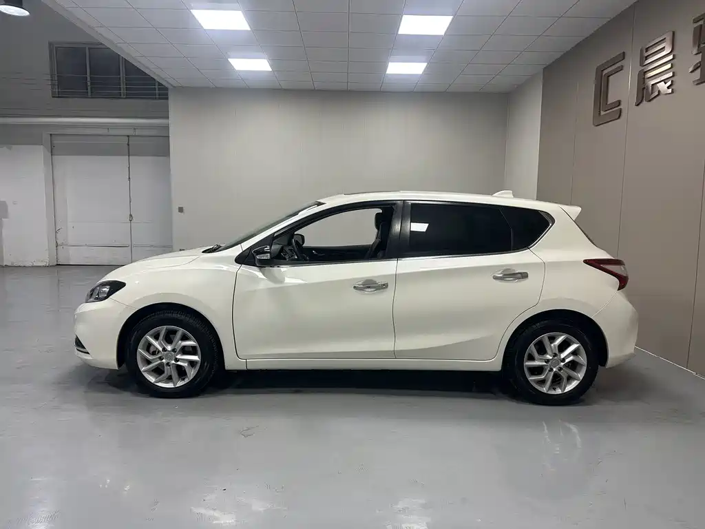 Nissan Tiida — миниатюра 7