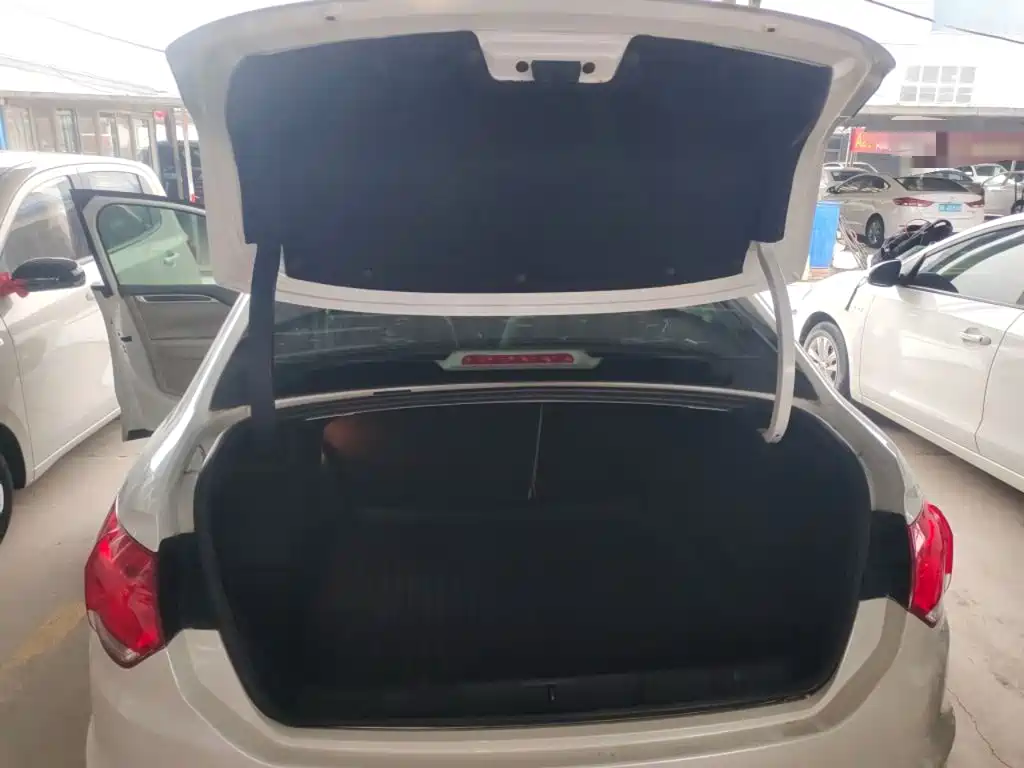 Citroen C4L — миниатюра 19