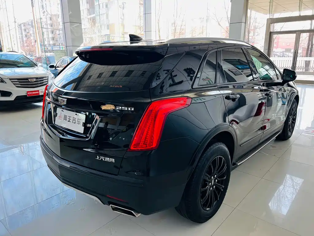 CADILLAC XT5
