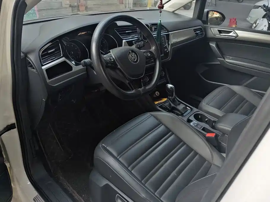 Volkswagen Touran — миниатюра 12