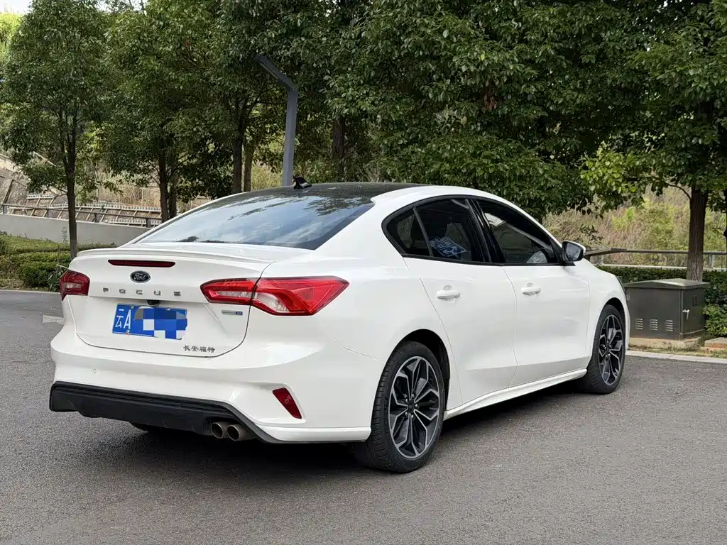 Ford Focus — миниатюра 3