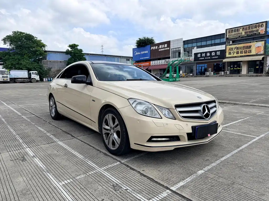 Mercedes-Benz E-Class (Import) — миниатюра 3