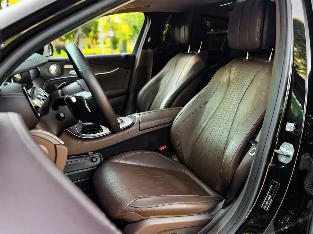 Mercedes-Benz E-Class — миниатюра 10