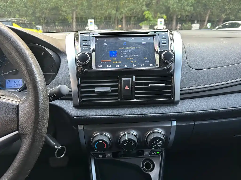 Toyota Yaris L — миниатюра 12