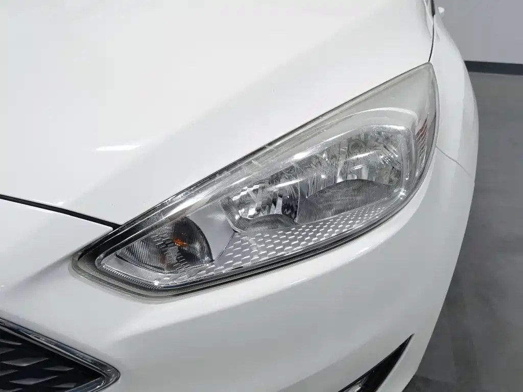 Ford Focus — миниатюра 7