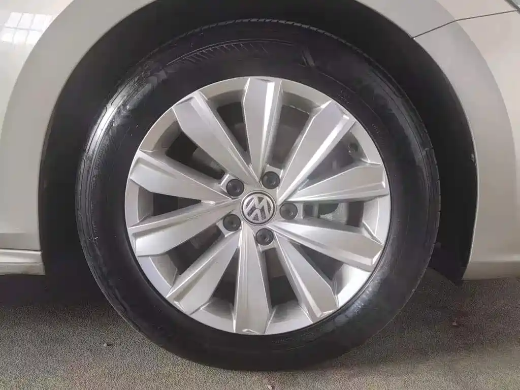 Volkswagen Passat — миниатюра 11