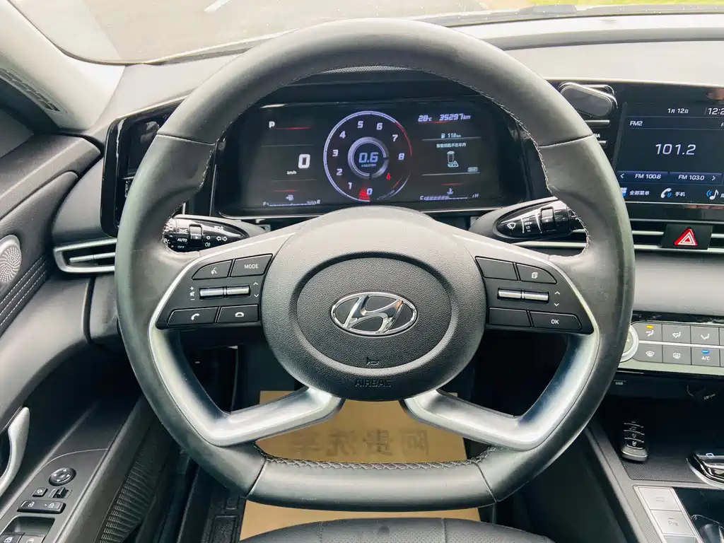 Hyundai Elantra — миниатюра 15