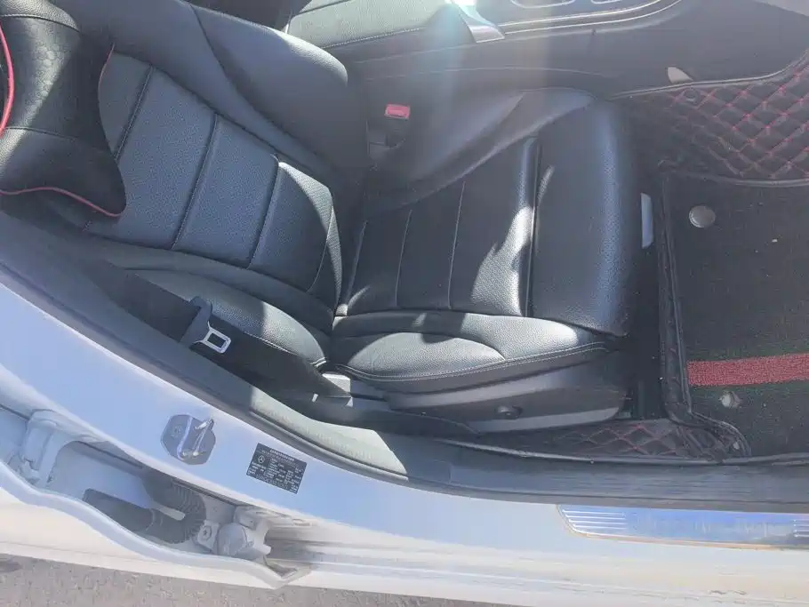 Mercedes-Benz C-Class — миниатюра 8