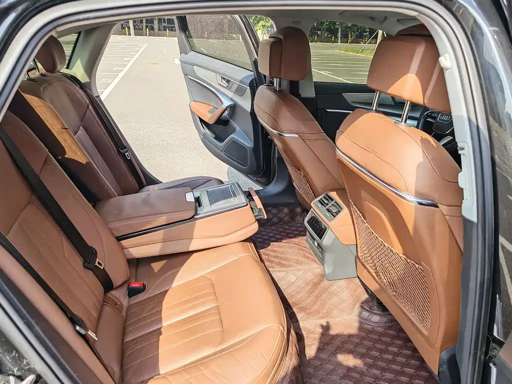 Audi A6L — миниатюра 9