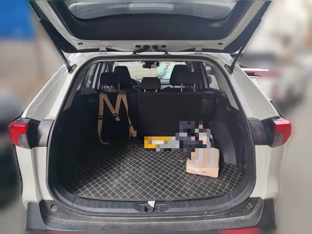 Toyota RAV4 — миниатюра 15