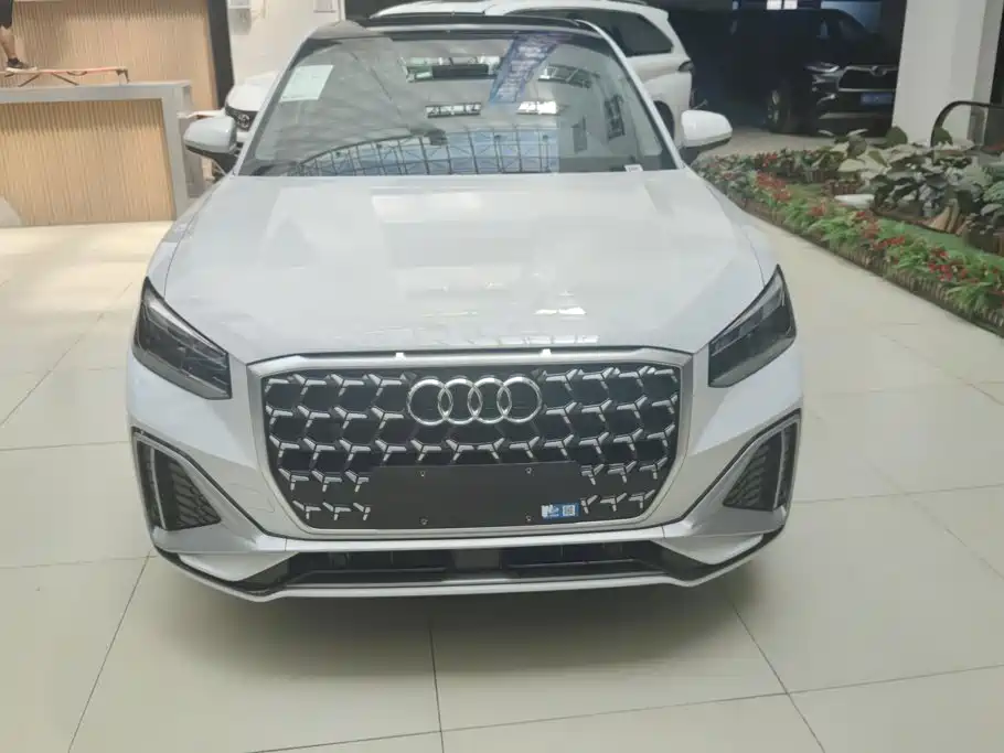 Audi Q2L — миниатюра 2