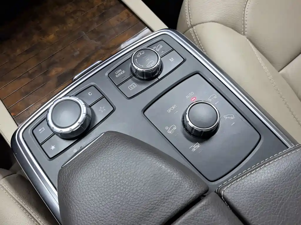 Mercedes-Benz M-Class — миниатюра 11