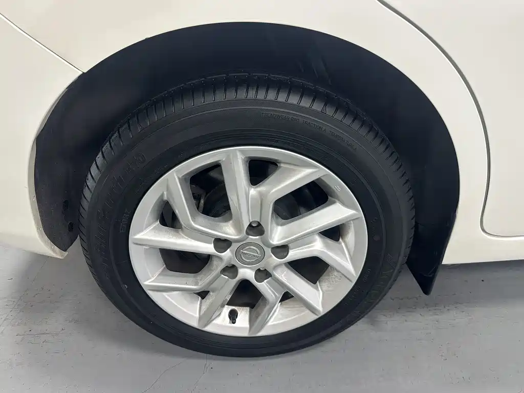 Nissan Tiida — миниатюра 18