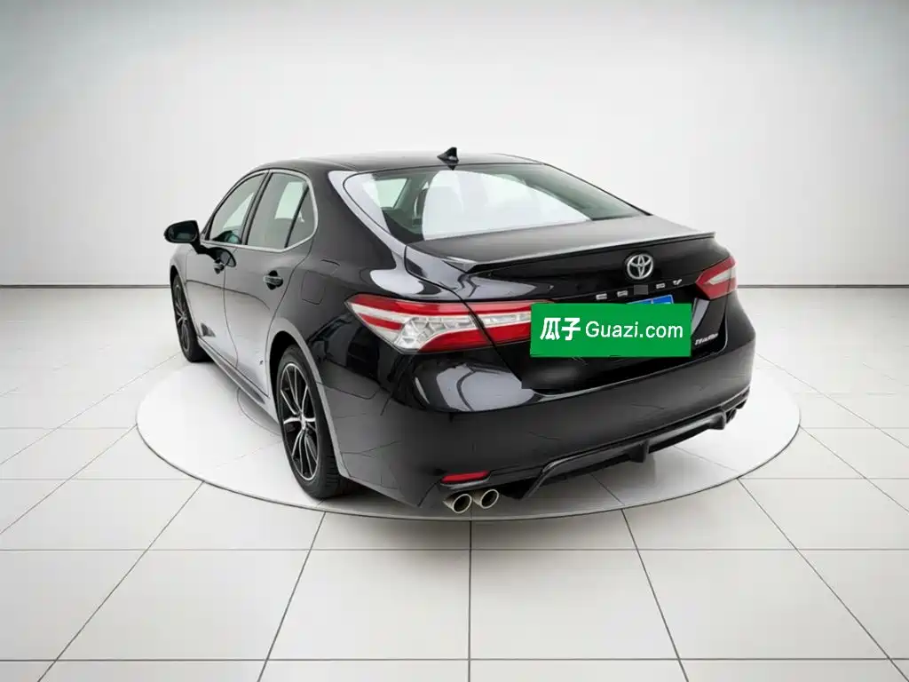Toyota Camry — миниатюра 4