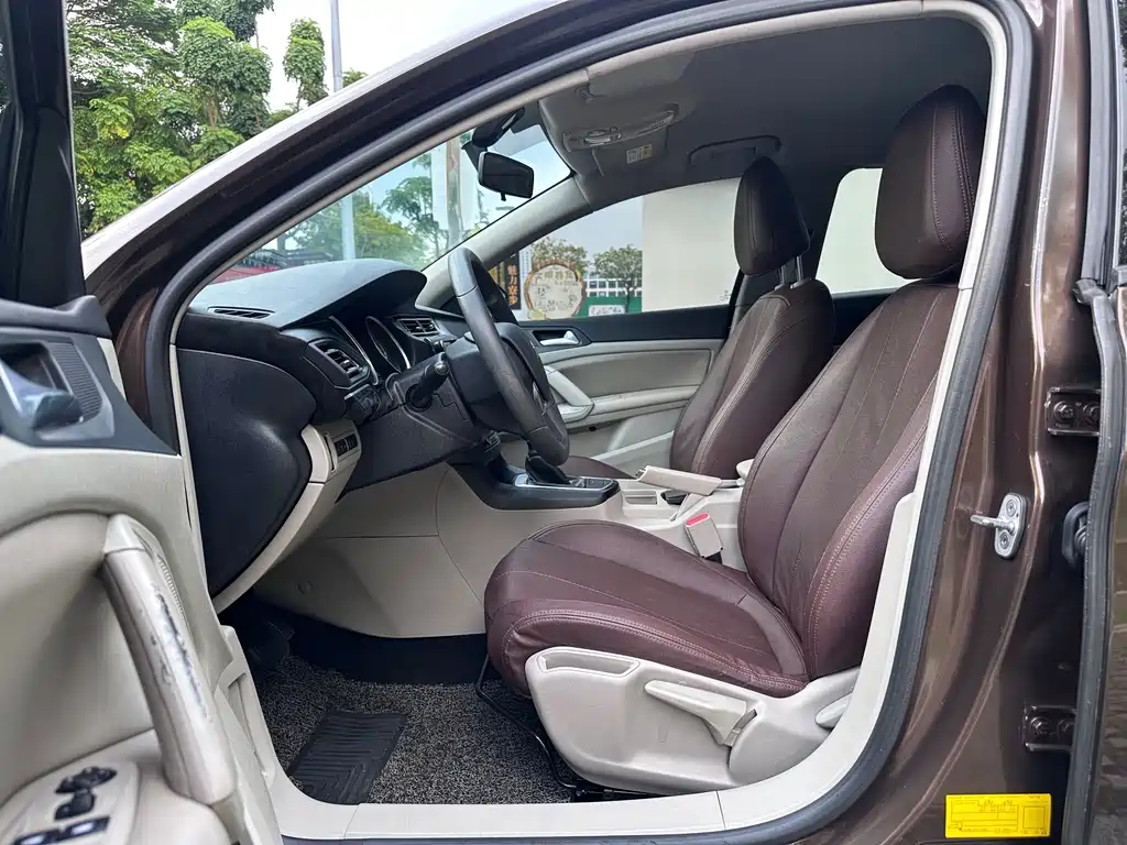 Peugeot 408 — миниатюра 4