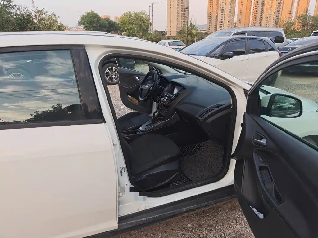 Ford Focus — миниатюра 19