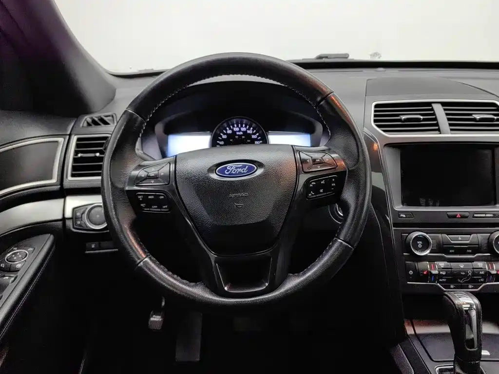 Ford Explorer (Import) — миниатюра 11