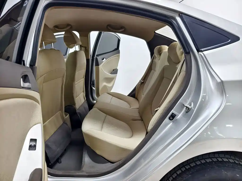 Hyundai Verna — миниатюра 12