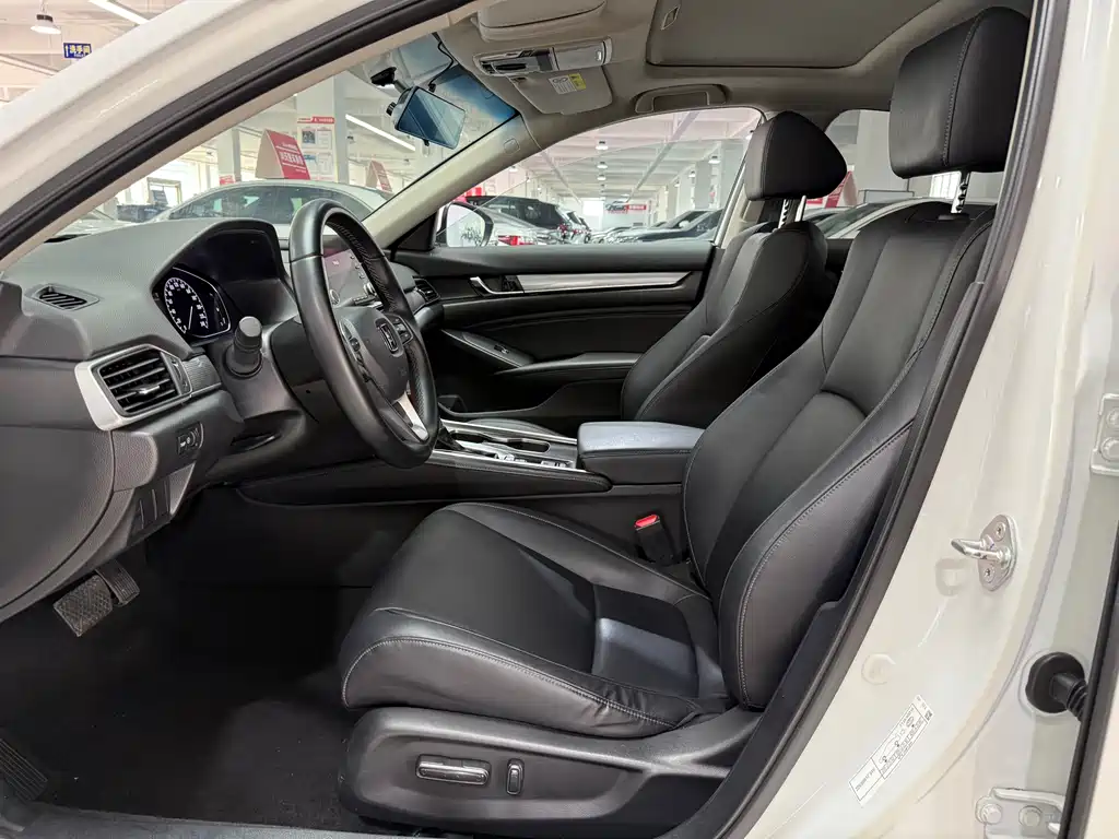 Honda Accord 2018 260TURBO Elite V
