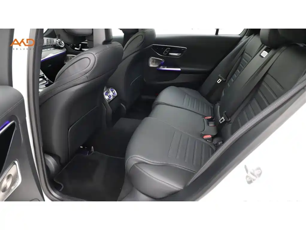 Mercedes-Benz C-Class — миниатюра 7