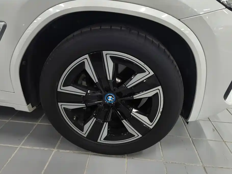 BMW iX3 — миниатюра 6
