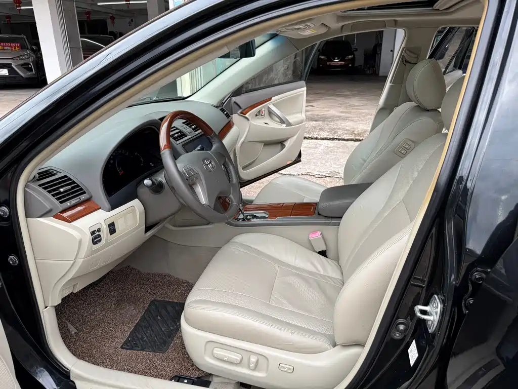 Toyota Camry 2013 200G Luxury
