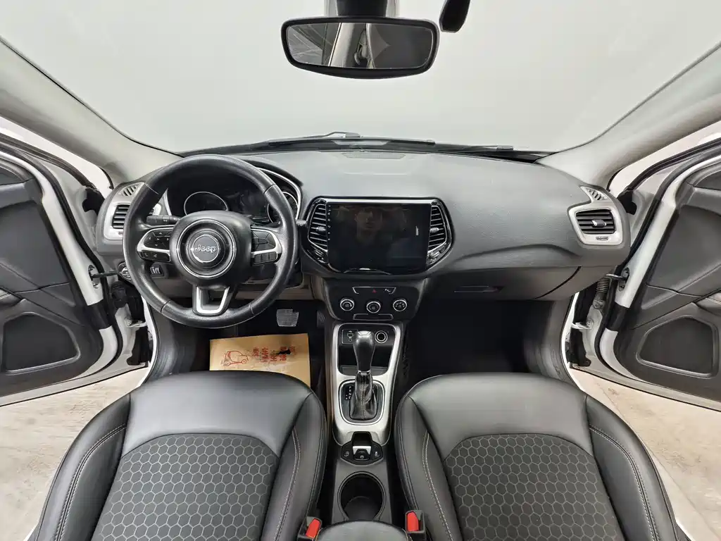 Jeep Compass — миниатюра 9