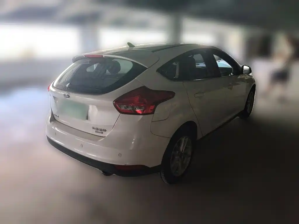 Ford Focus 2018 EcoBoost 180 AT Elite