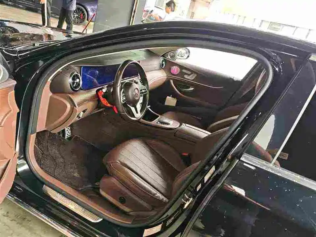 Mercedes-Benz E-Class — миниатюра 4