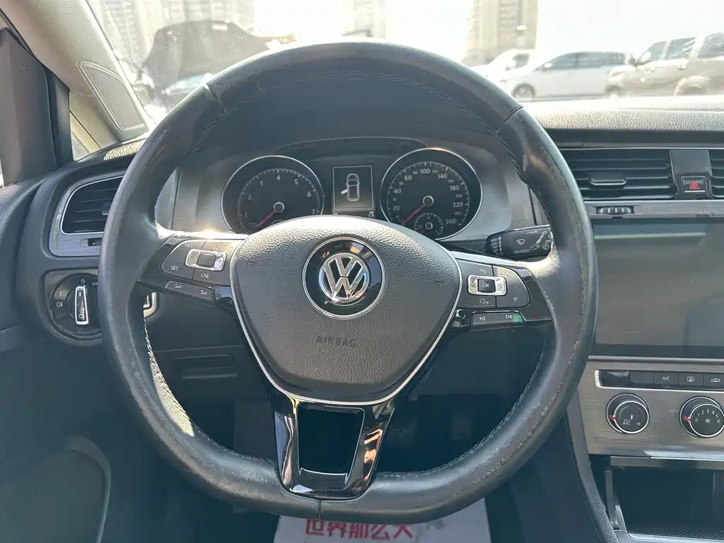 Volkswagen Golf — миниатюра 11