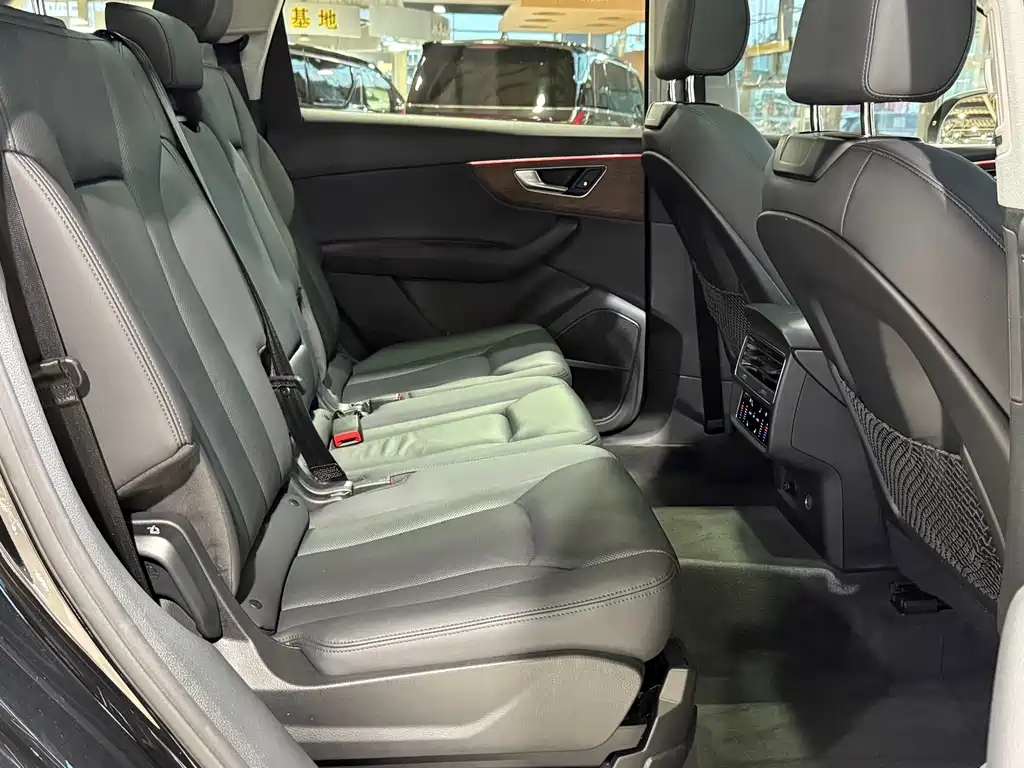 Audi Q7 — миниатюра 8