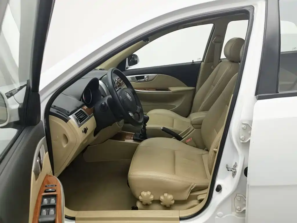 Buick Excelle — миниатюра 10