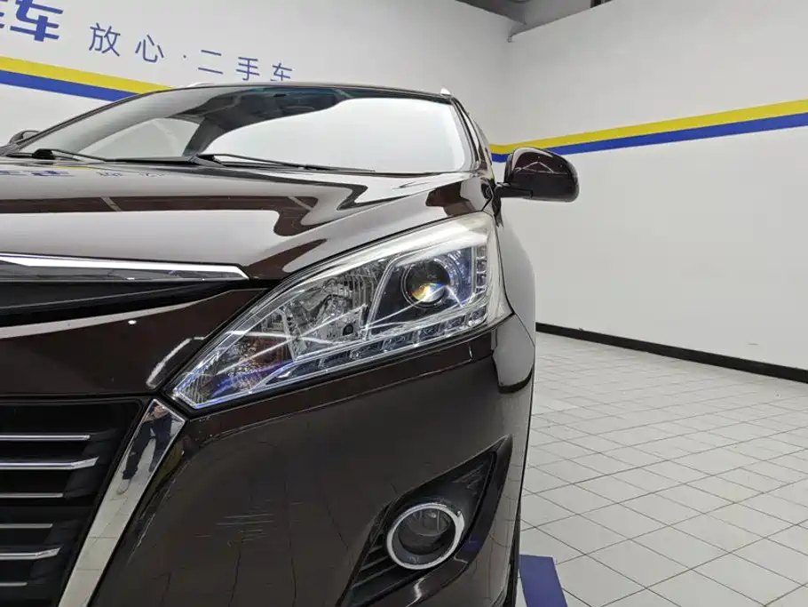 Luxgen U6 — миниатюра 5