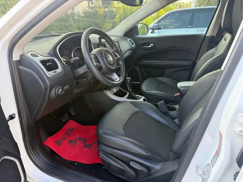 Jeep Compass — миниатюра 4