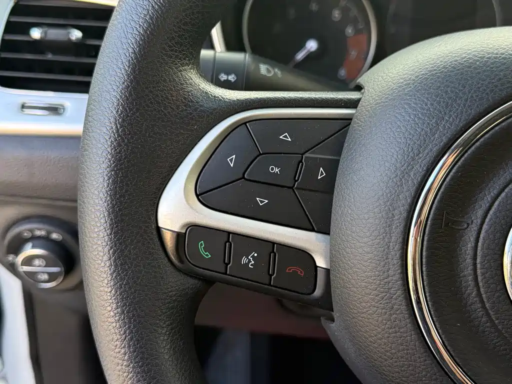 Jeep Compass — миниатюра 12