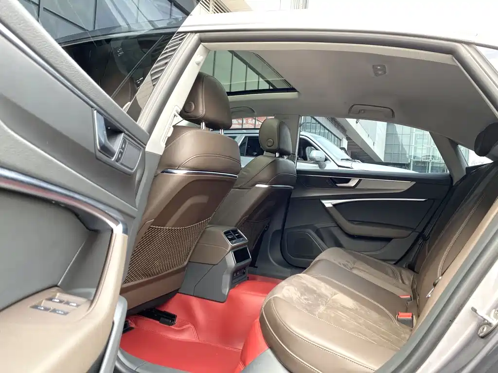 Audi A7L 2022 45 TFSI S-line