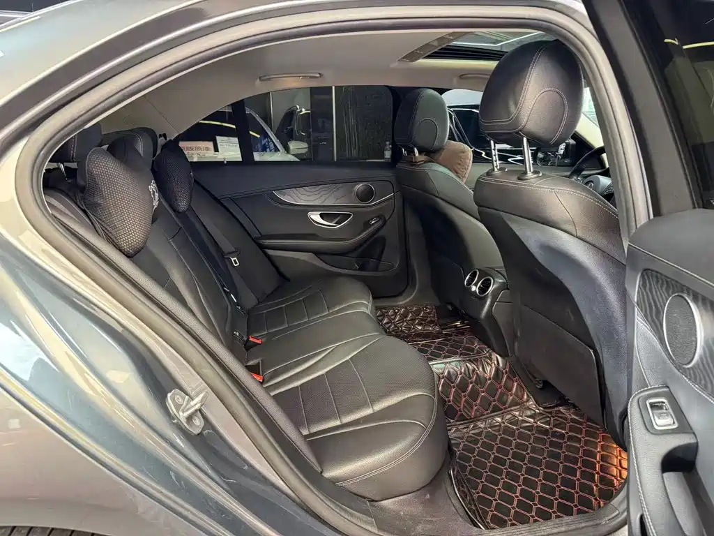 Mercedes-Benz C-Class — миниатюра 8