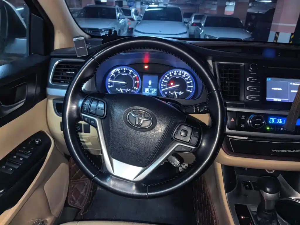 Toyota Highlander — миниатюра 3