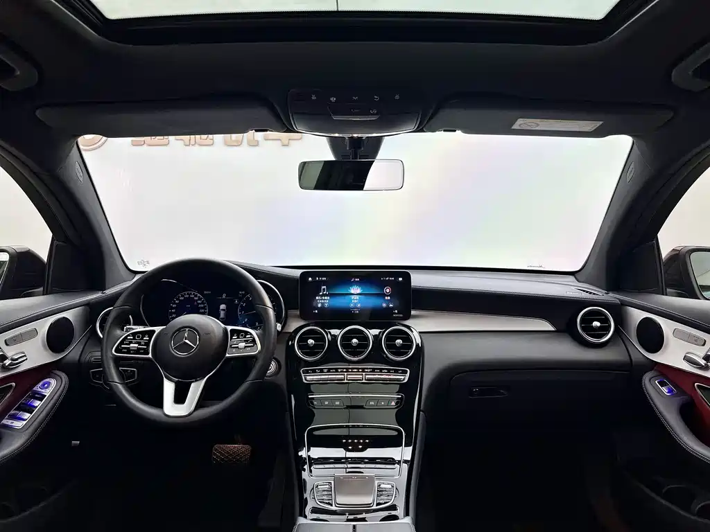 Mercedes-Benz GLC 2022 GLC 260 4MATIC SUV