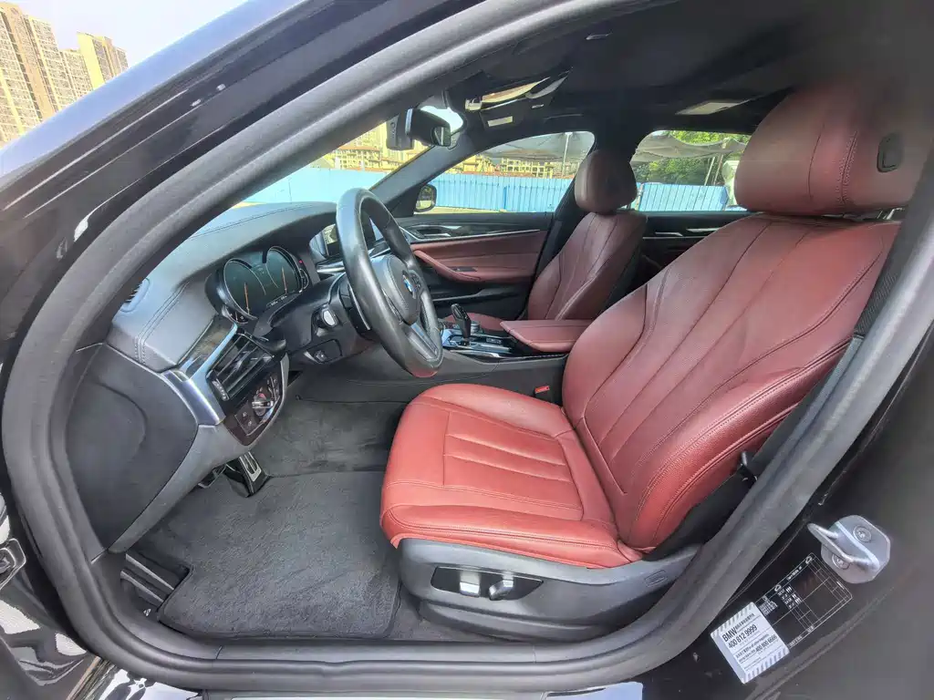 BMW 5 Series — миниатюра 13