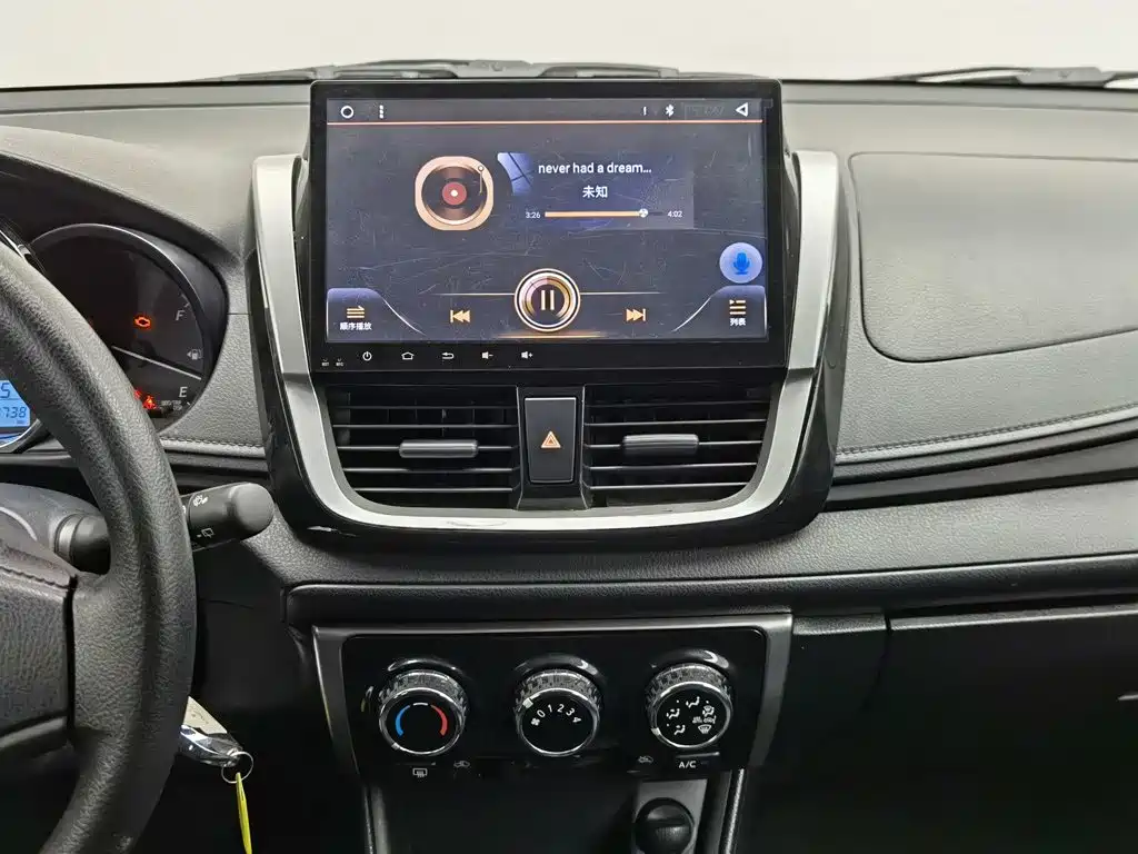 Toyota Yaris L — миниатюра 12