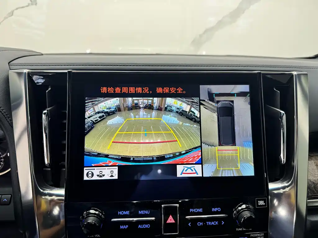 Toyota Alphard — миниатюра 14