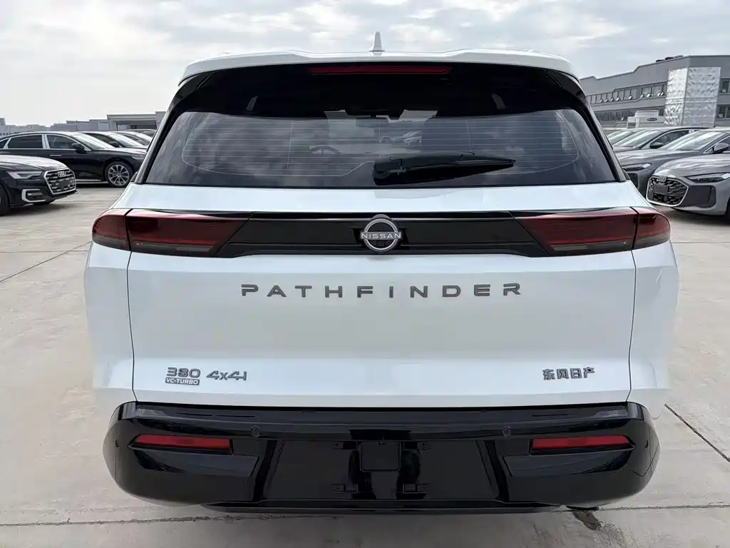 Nissan Pathfinder 2024 380VC-TURBO 6 мест